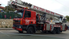  بالصور: حريق كبير داخل أحد المنازل في حي الجواريش بمدينة الرملة 